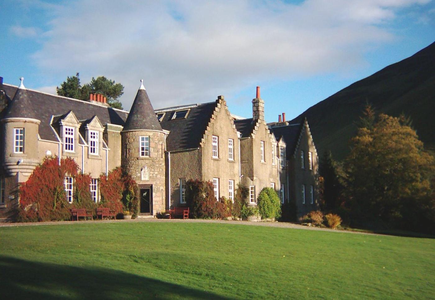 Dalmunzie Castle Hotel Spittal of Glenshee Экстерьер фото