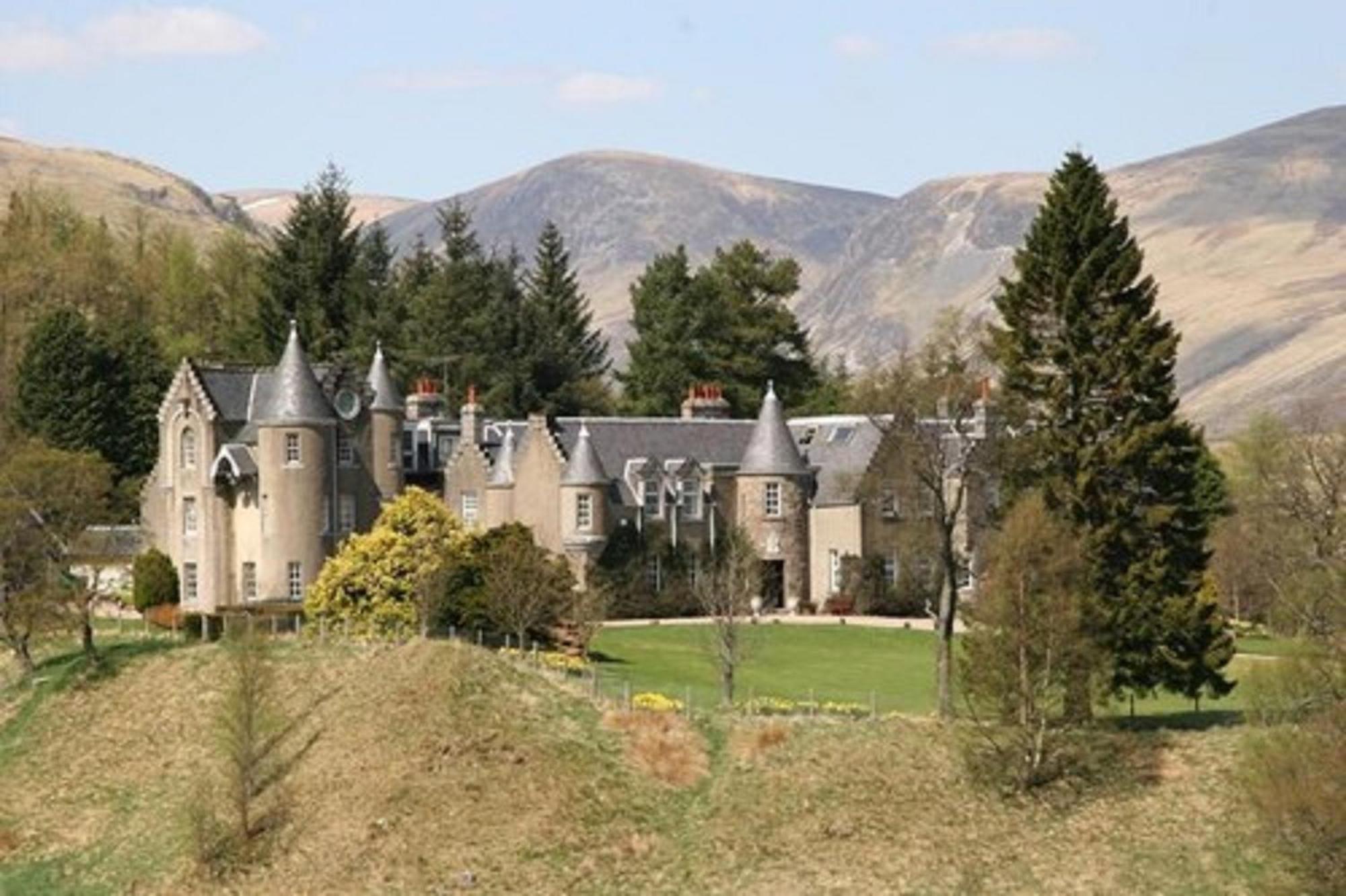 Dalmunzie Castle Hotel Spittal of Glenshee Экстерьер фото